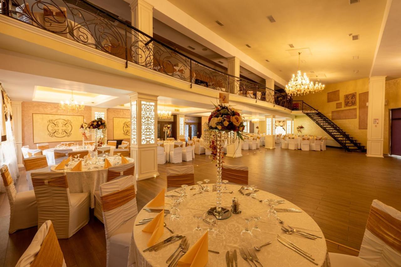 Hotel Coral Valea Lupului  Экстерьер фото