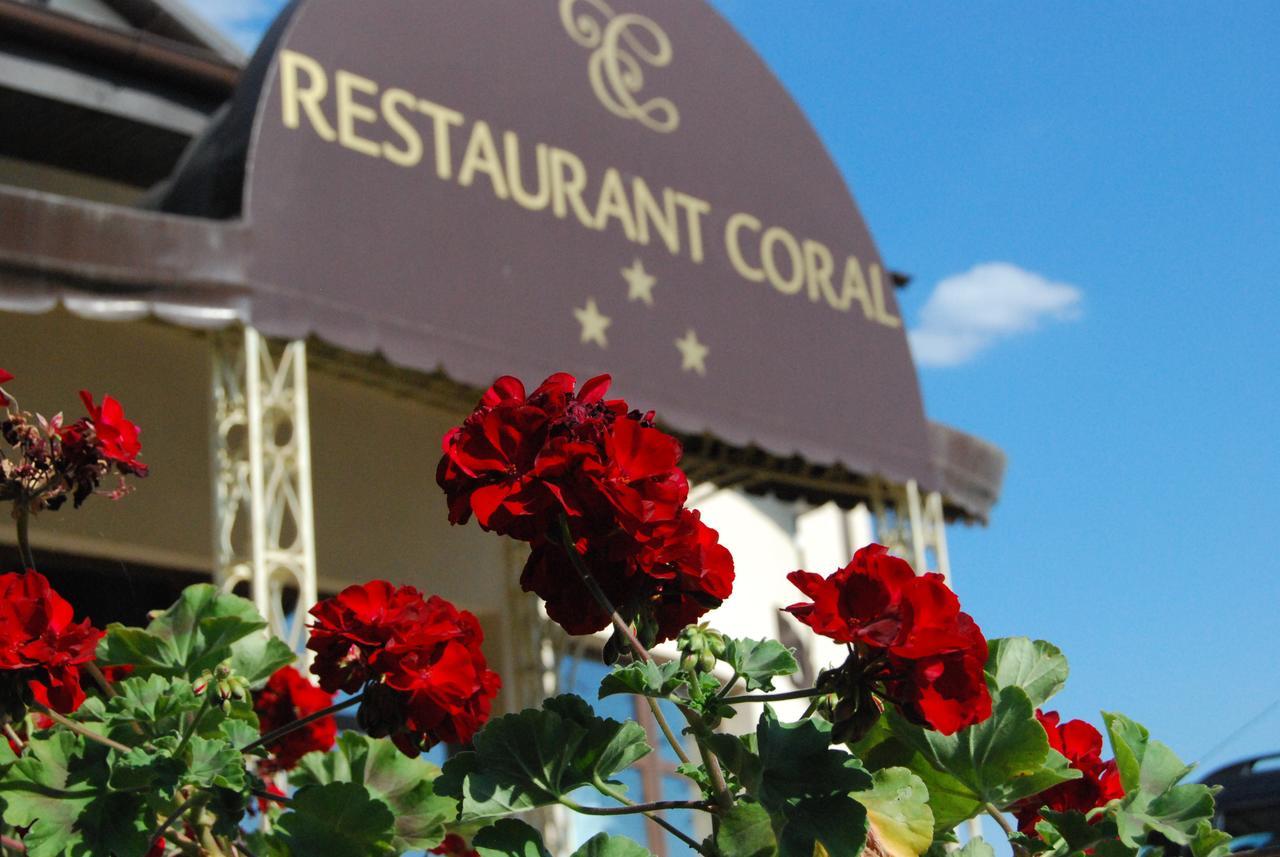 Hotel Coral Valea Lupului  Экстерьер фото